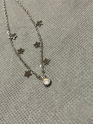 Cadena plateada con estrellas y circonitas