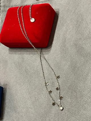 Cadena plateada con estrellas y circonitas