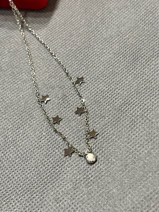 Cadena plateada con estrellas y circonitas
