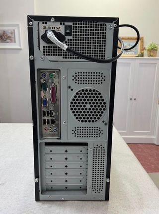 Torre PC Tacens Prior + Windows 7 formateado