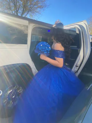 Vestido de Quinceañera Azul Brillante