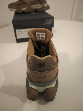 New Balance 9060 Marrón Verde Oliva