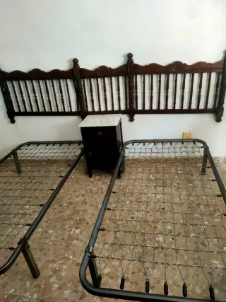 3 Cabecero antiguo de madera