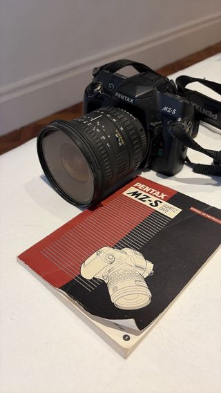 Cámara Pentax MZ-S + Objetivo Zoom