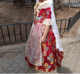 Vestido de fallera rojo 6-8 años