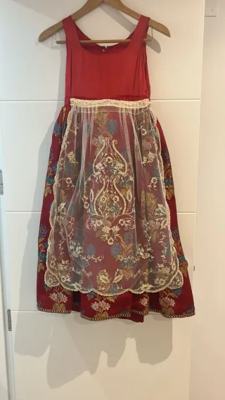 Vestido de fallera rojo 6-8 años