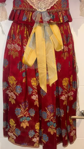Vestido de fallera rojo 6-8 años