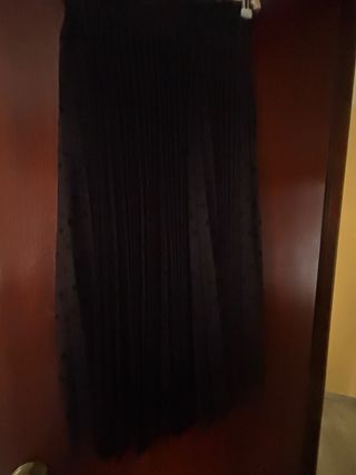 Falda larga negra Stradivarius lunares