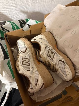 New Balance 530 Beige y Marrón