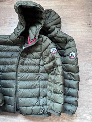 Abrigo Jott verde oliva. Niños talla 4 a. Perfecto