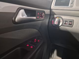 VW Touran 2.0 TDI DSG 140CV ETIQ B TECHO Y BOLA