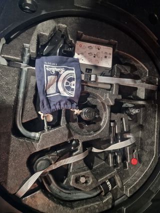 VW Touran 2.0 TDI DSG 140CV ETIQ B TECHO Y BOLA