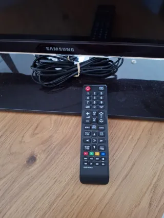 Televisión Samsung 32" Negra