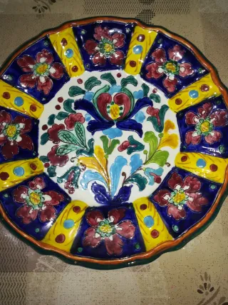 Piatto da collezione decorato a mano,,Mancinelli