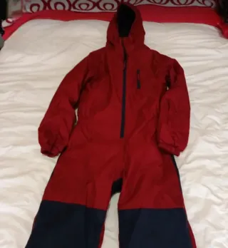 Mono de esquí rojo y azul marino decatlhon de 10 a