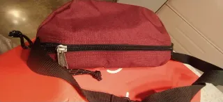 Riñonera Eastpak Roja y Negra