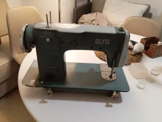 Máquina de coser Alfa Alfamatic 103