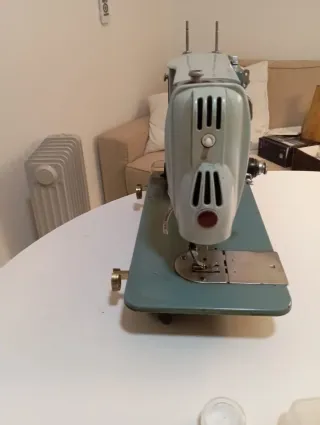 Máquina de coser Alfa Alfamatic 103