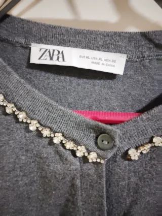 Abrigo Zara Gris con Pedrería