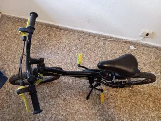 Bicicleta infantil Decathlon 16 negra/verde