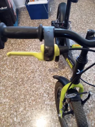 Bicicleta infantil Decathlon 16 negra/verde