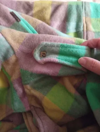 Abrigo cuadros multicolor talla M,poco uso.