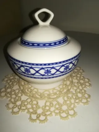 Vasetto in ceramica con decoro blu