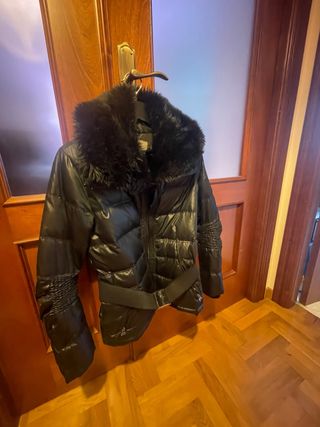 Plumífero corto Zara negro