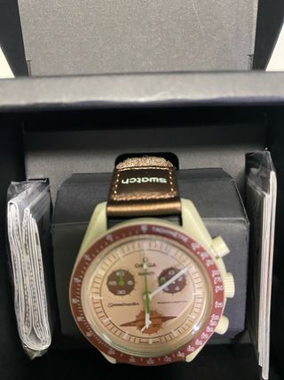 Omega Speedmaster Marrón y Beige