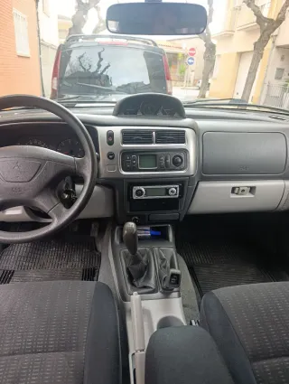 Mitsubishi Montero 2005