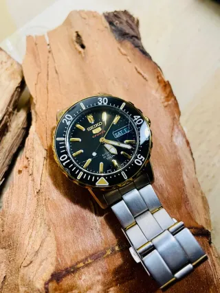 Reloj Seiko 5 Sports Automático Negro/Dorado
