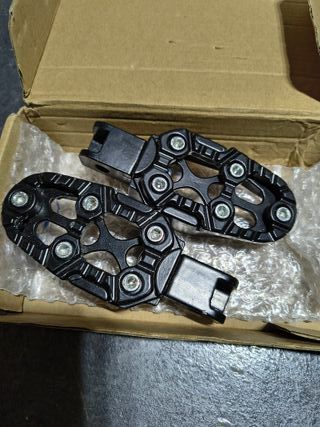 Posapiés Moto Negro