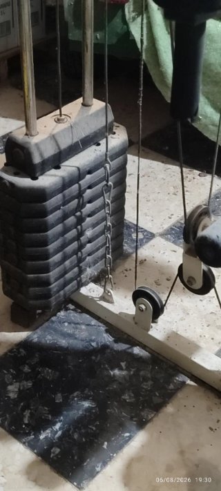 Máquina de musculación y ejercicio