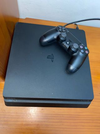 PS4 (PlayStation 4) Negra + Mando + 4 Juegos