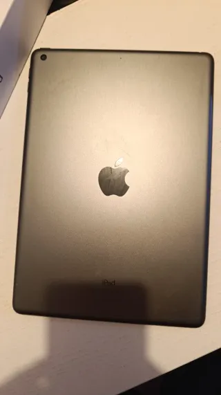 iPad Pro 11 (2020) 256GB + Logitech(NEGOCIABLE)