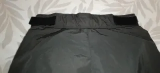 Conjunto de pantalón de esquí y casco T.14 años.