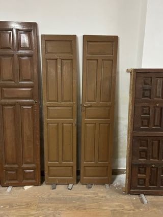 Puertas antiguas de madera y cristal