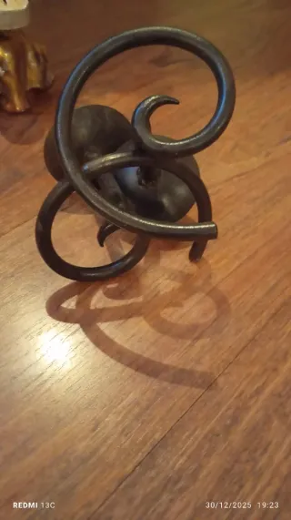 Suporte de parede, para cortinados em ferro .