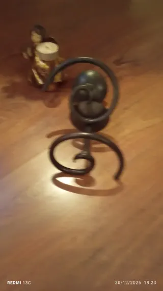 Suporte de parede, para cortinados em ferro .