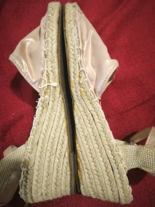 Alpargatas cuña rosa metalizado T40