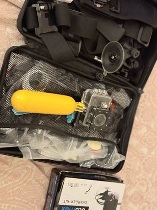 Cámara de deportes con accesorios