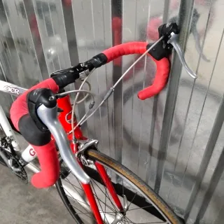 Bicicleta Carretera Giant OCR Blanca/Roja