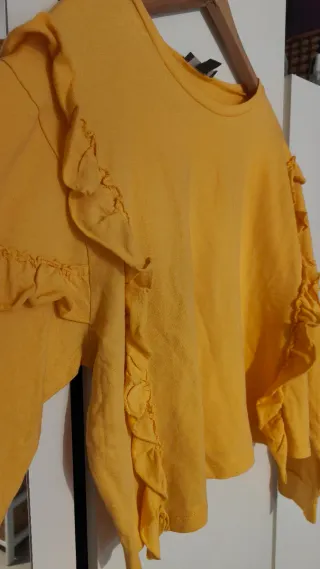 Sudadera Amarilla mostaza y volantes