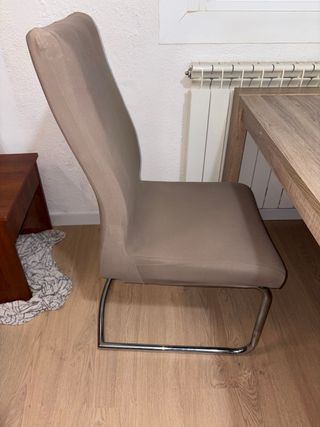 Mesa comedor + 4 sillas madera