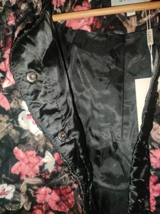 Chaqueta SINTY cropped floreada acolchada