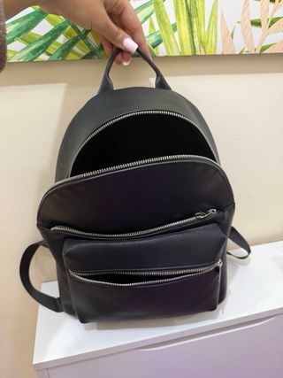 Mochila negra Stradivarius