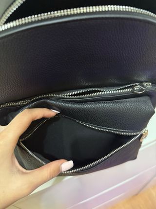 Mochila negra Stradivarius