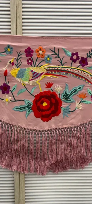 Mantoncillo Flamenco Bordado Pájaro Multicolor