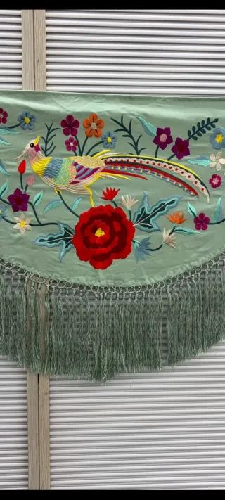 Mantoncillo Flamenco Bordado Pájaro Multicolor