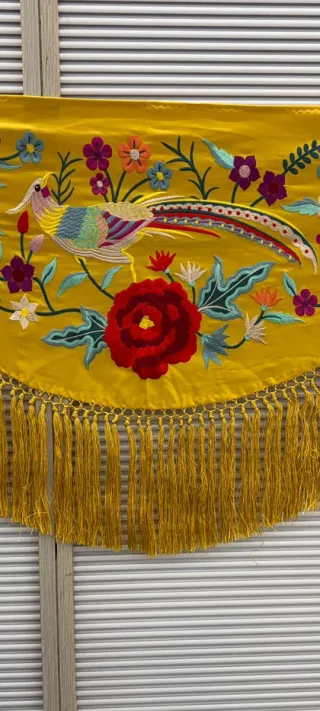 Mantoncillo Flamenco Bordado Pájaro Multicolor